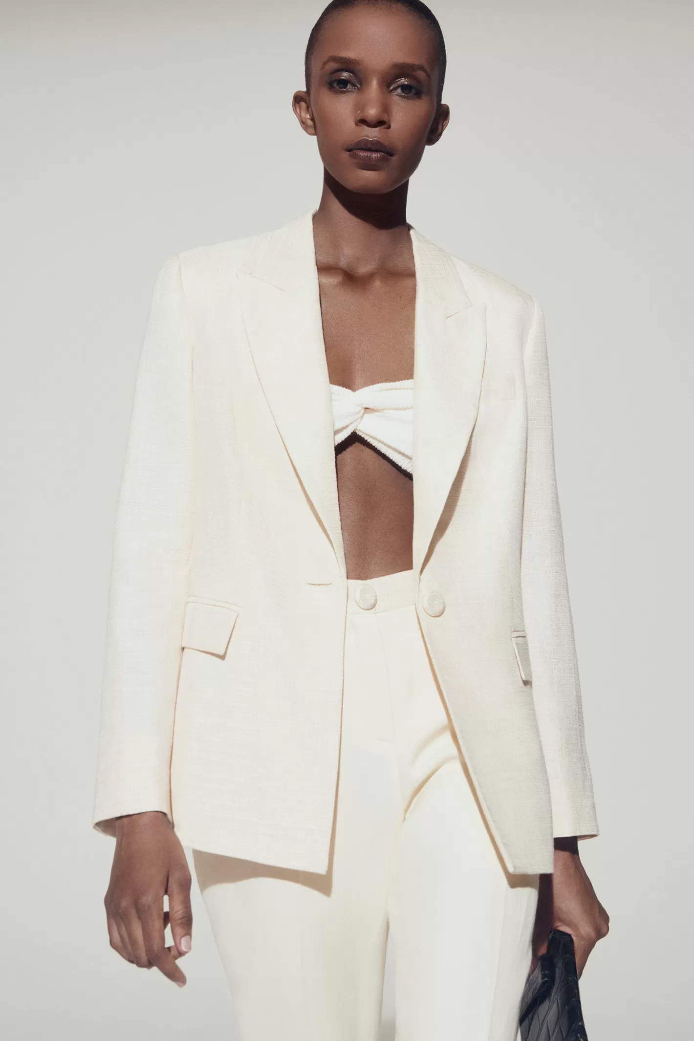 blazer__fine_texture_5.webp Femme Xandres Blazer à fine texture