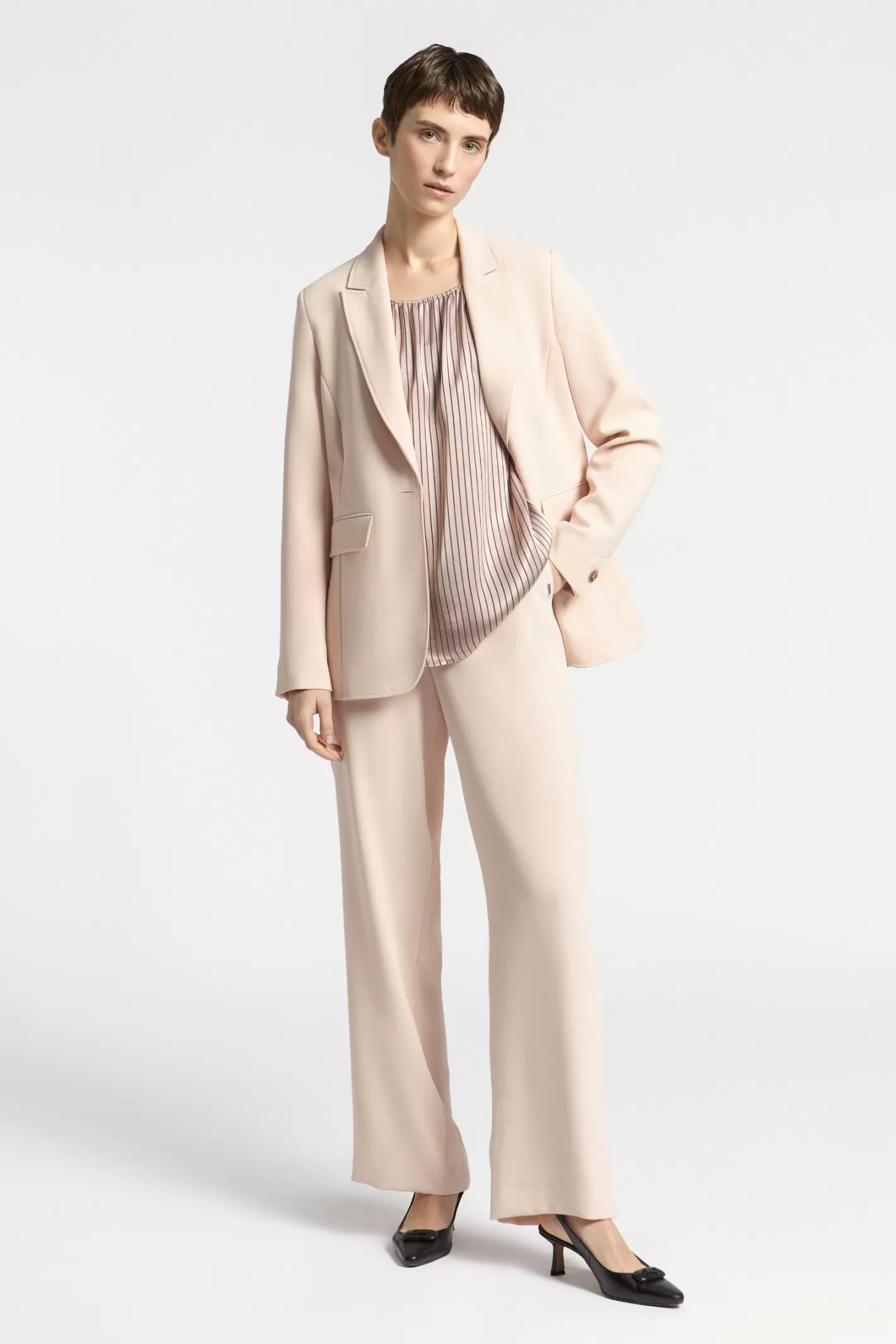 blazer_droit__col_revers_6.webp Femme Xandres Blazer droit à col revers