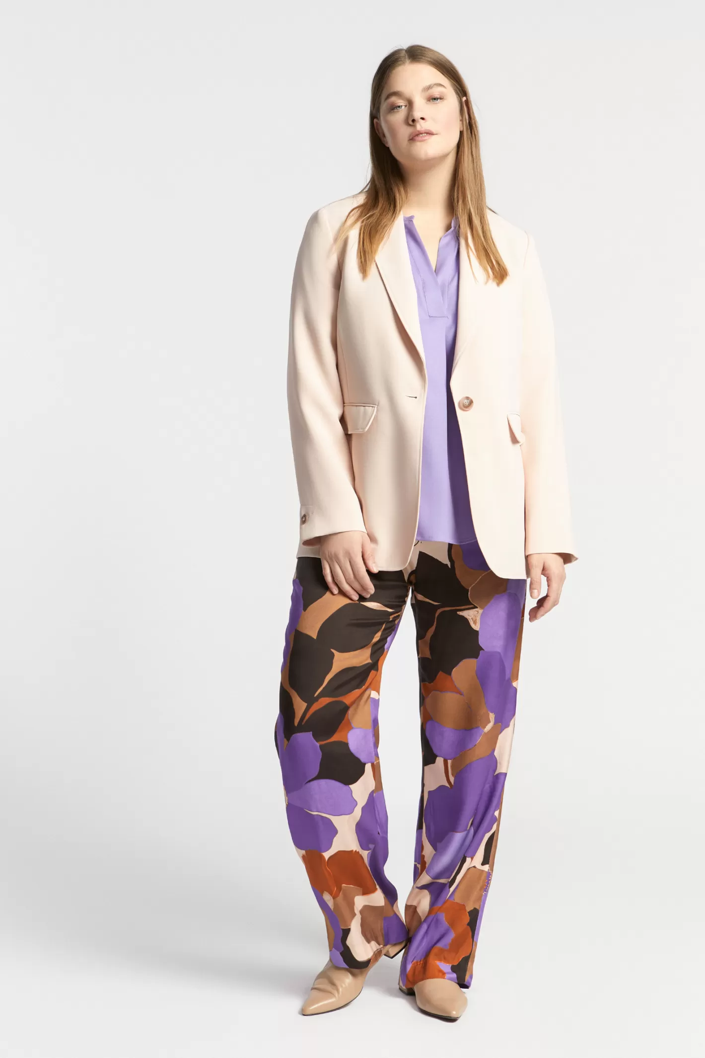 blazer_droit__col_revers_9.webp Femme Xandres Blazer droit à col revers