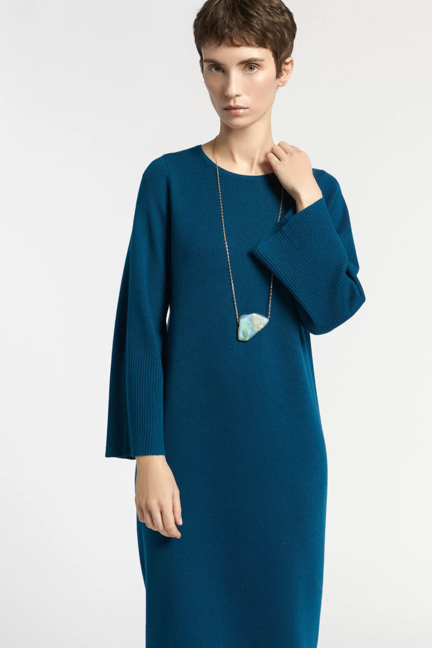 robe_longue_en_maille_4.webp Femme Xandres Robe longue en maille